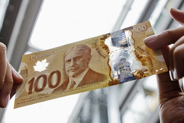 Canada Phases in Polymer $100 Bills into Currency Circulation | TIME.com