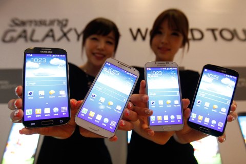 Samsung S4 smartphones 