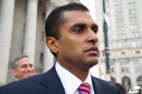 Mathew Martoma leaves Manhattan Federal Court after facing charges on an insider trading scheme in New York